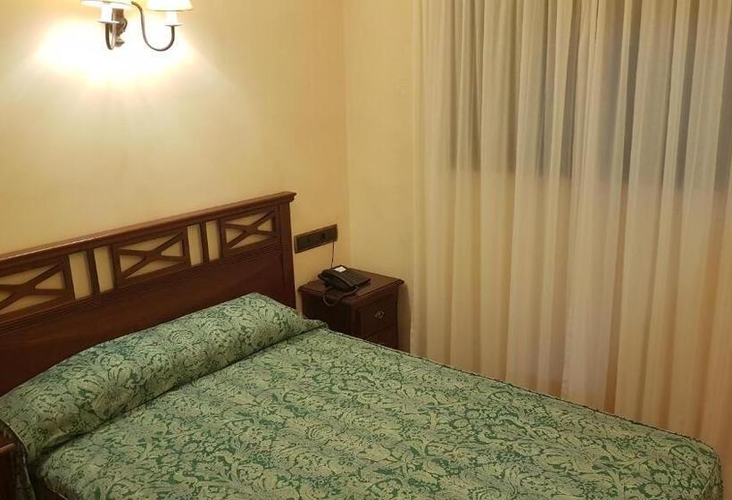 Номер Стандарт Трехместный, Hostal Rural Los Telares