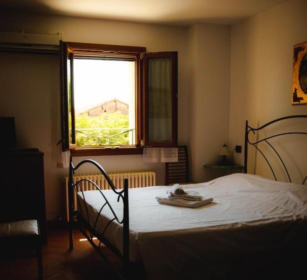 이코노미 룸, Spiedo Imperiale   Locanda E Ristorante