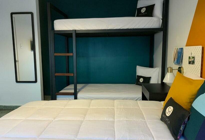 اتاق لوکس, Santurcia Hostel