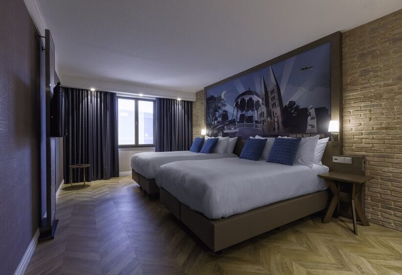 Номер Deluxe, Grand Hotel Valies