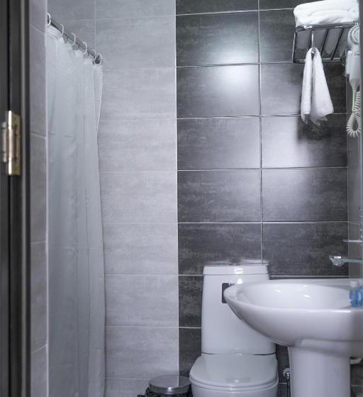 Economy Triple Room, Tourist Inn