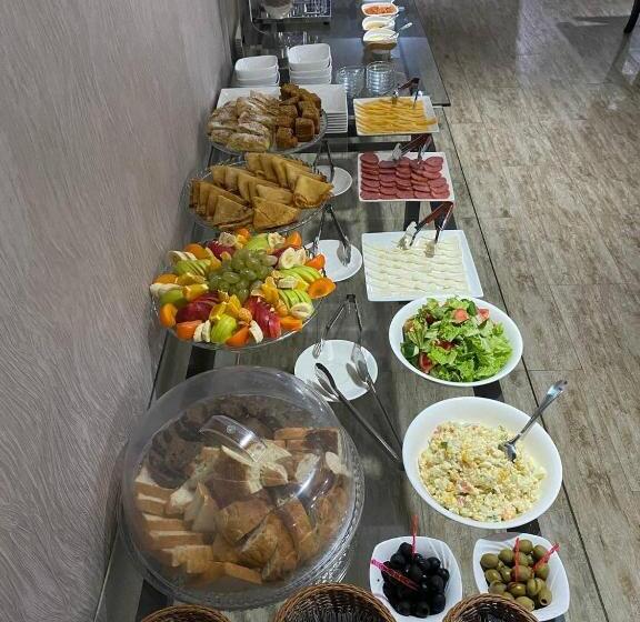 اتاق لوکس با بالکن, Tourist Inn