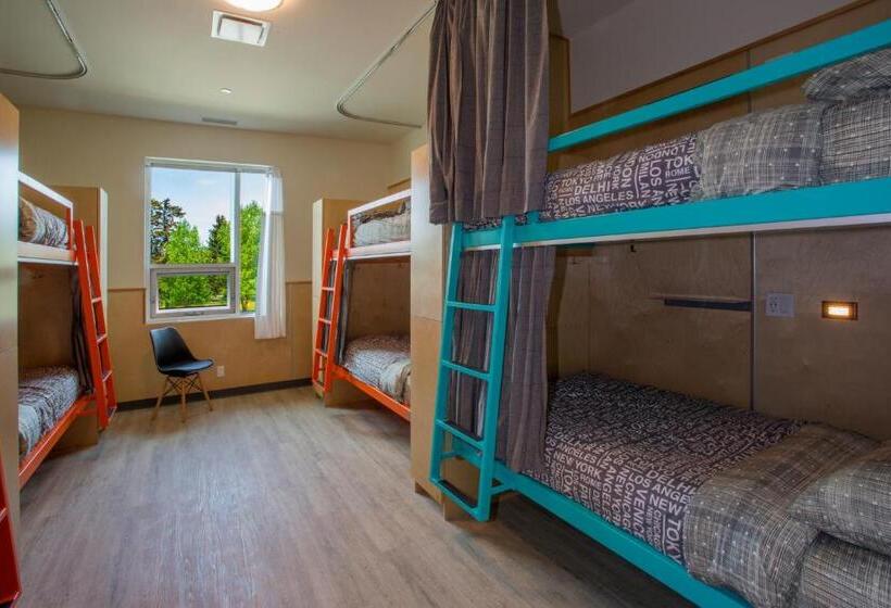 ルームシェアのワンベッド, Canmore Downtown Hostel
