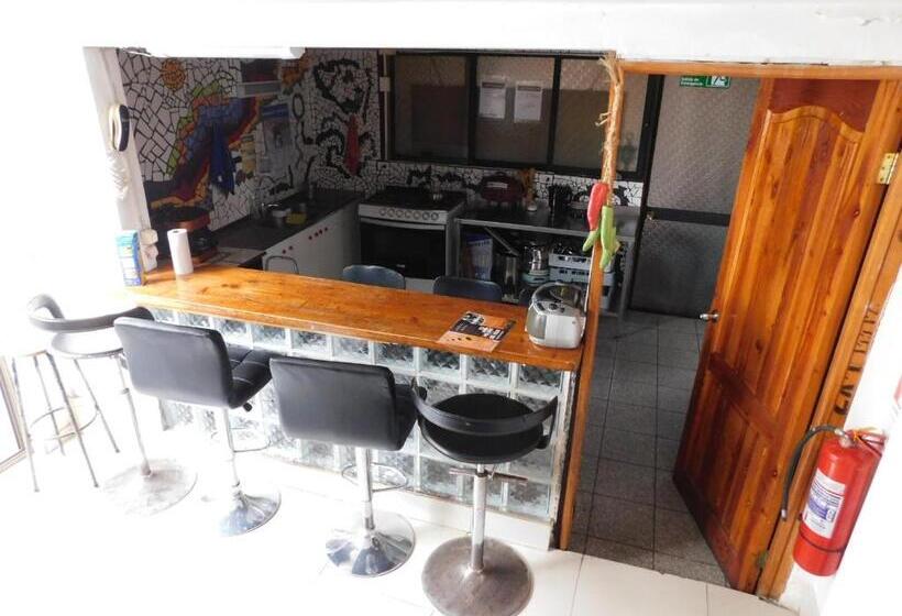 اتاق استاندارد یک نفره, Hostal Pampaloja