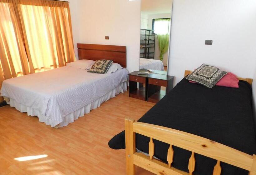 اتاق استاندارد چهار تخته, Hostal Pampaloja
