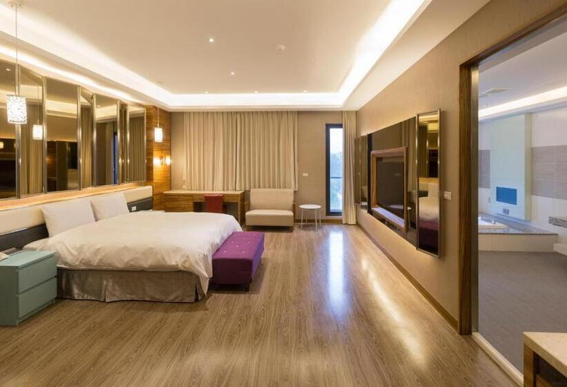 اتاق استاندارد با بالکن, Li
