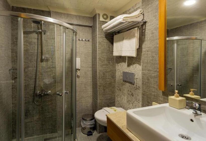اتاق لوکس سه تخته, Namaste Otel