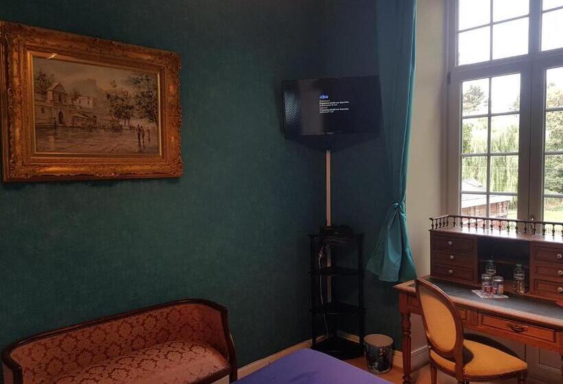 اتاق لوکس, Château Lambert Moulinsart Hotel, Shuttle Airport, Long Term Parking, Snooker, Large Terrasse, Dinne