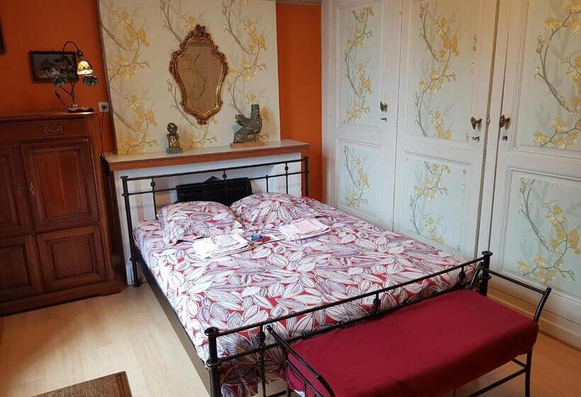 اتاق استاندارد با تخت بزرگ, Château Lambert Moulinsart Hotel, Shuttle Airport, Long Term Parking, Snooker, Large Terrasse, Dinne