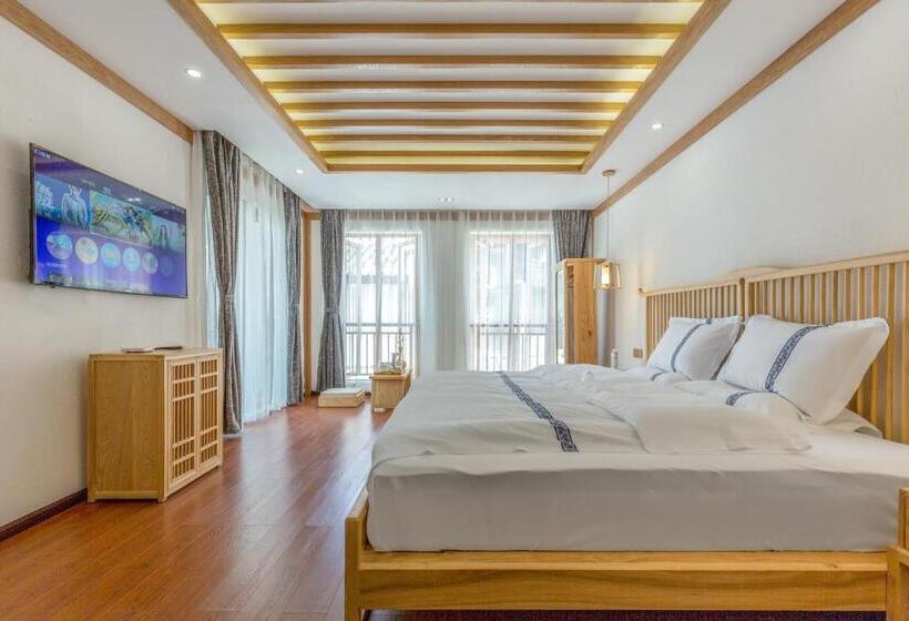 Номер Стандарт с Балконом, Lijiang Nanfu Yinglu Guesthouse