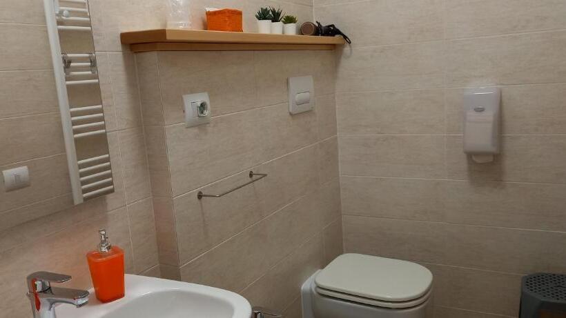 Трехместный Номер Стандарт с Балконом, B&b Le Bacette