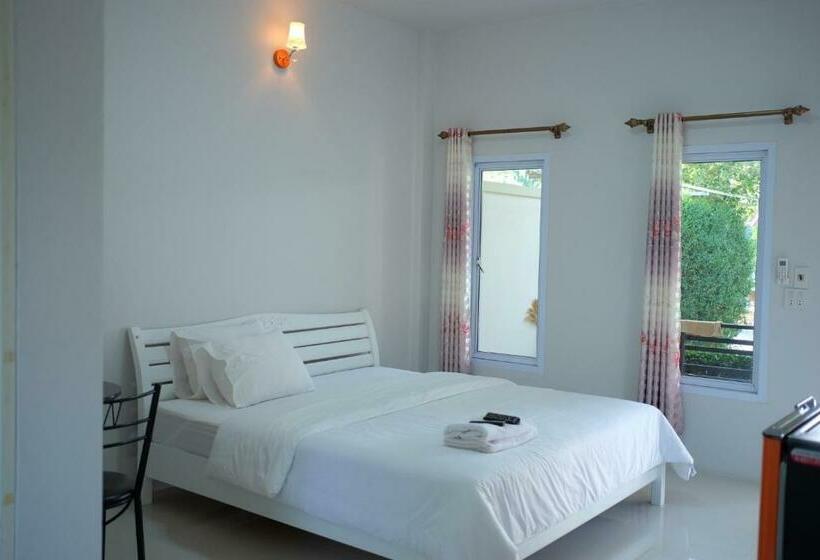 חדר דלוקס, Khong Chom Jan