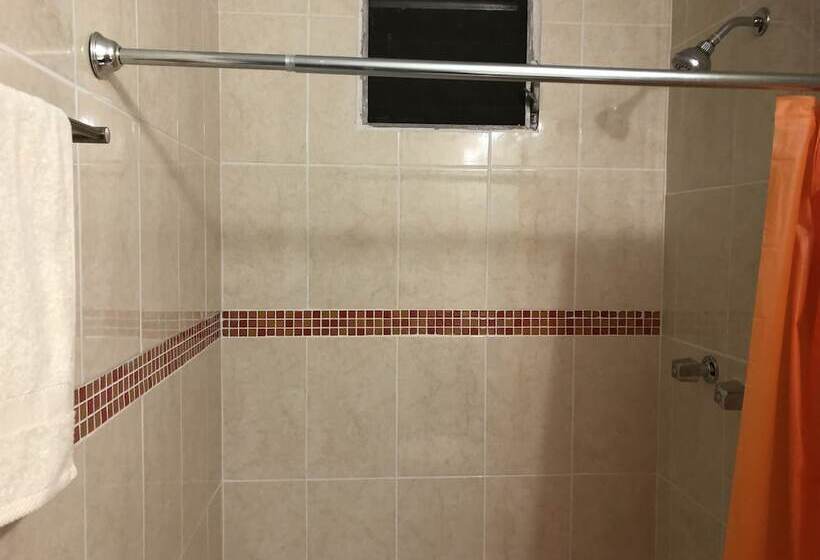 Семейный Номер, Los Panas Hostel