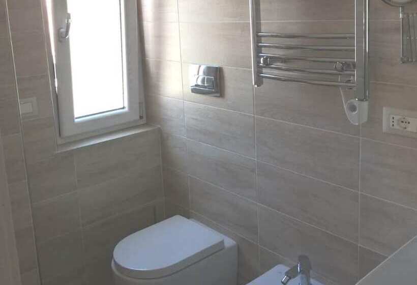 Полулюкс с Балконом, Michelangelo Home B&b