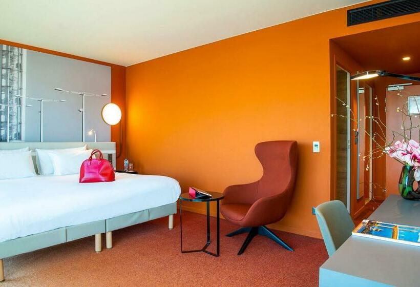Номер Superior с Видом, Radisson Blu Hotel Bordeaux