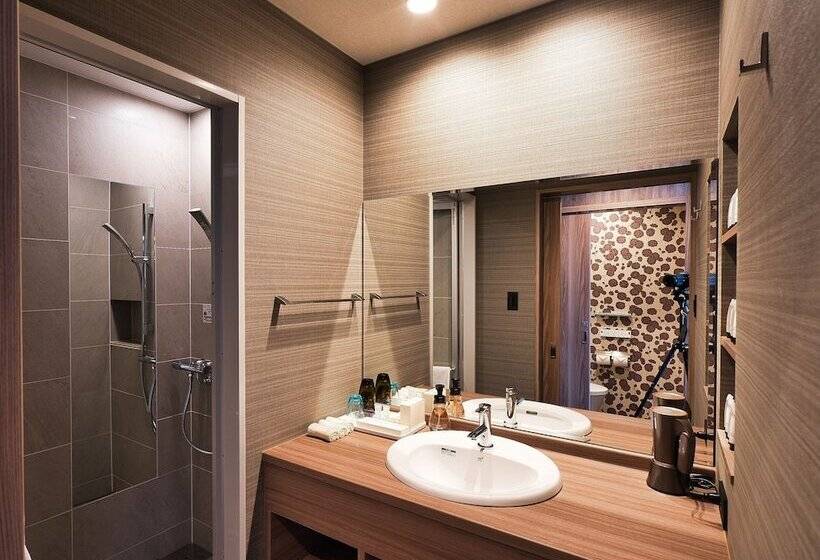 اتاق استاندارد سه نفره, Winery Hotel And Condominium Hitohana