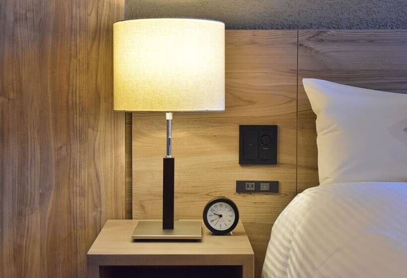 اتاق استاندارد سه نفره, Winery Hotel And Condominium Hitohana