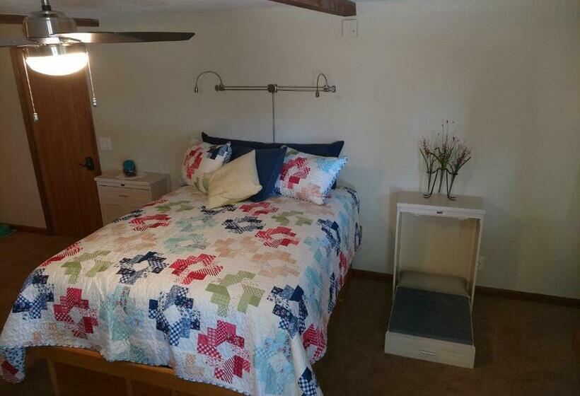 Номер Стандарт Вид на Сад, Ponderosa Ridge A B & B