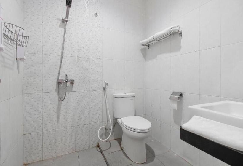 Номер Deluxe, Reddoorz Near Goa Sunyaragi