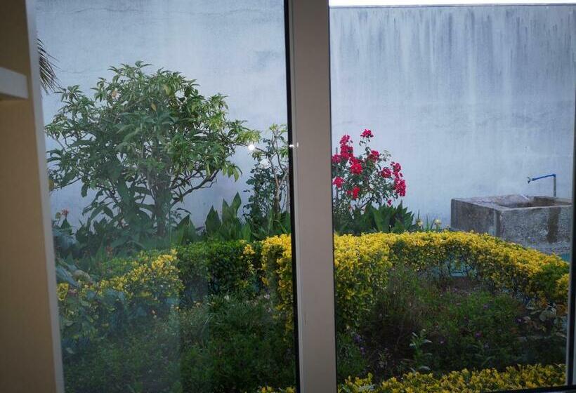 Люкс, Hostel Das Flores