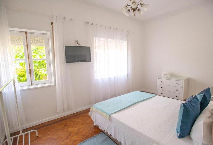Люкс Повышенной Комфортности, Hostel Das Flores