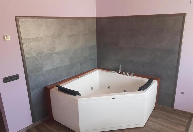 Четырехместный Номер Стандарт, Hostal Los Esquiladores