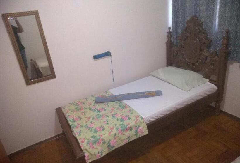 اتاق اکونومی, Albergue Econômico