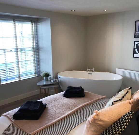 Quarto Deluxe, Number 26