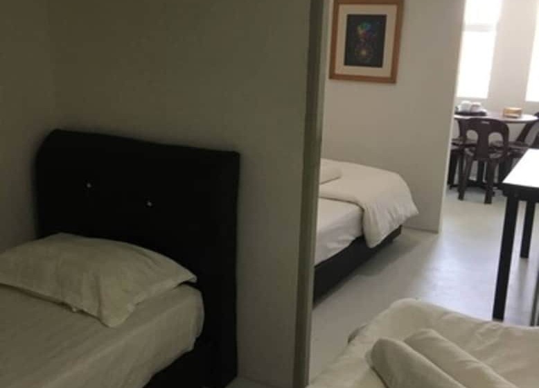 חדר משפחתי, Pg Inn