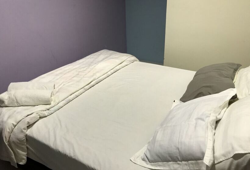 חדר בסיסי, Pg Inn