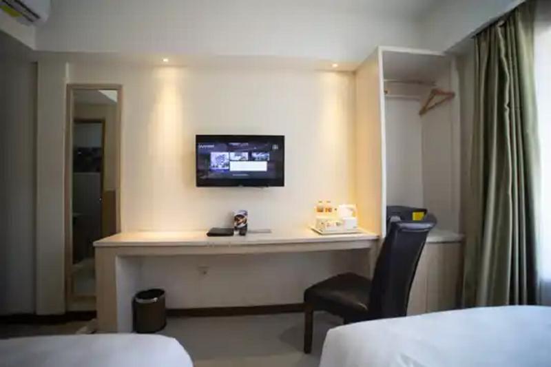 Номер Deluxe, Luminor Hotel Banyuwangi By Wh