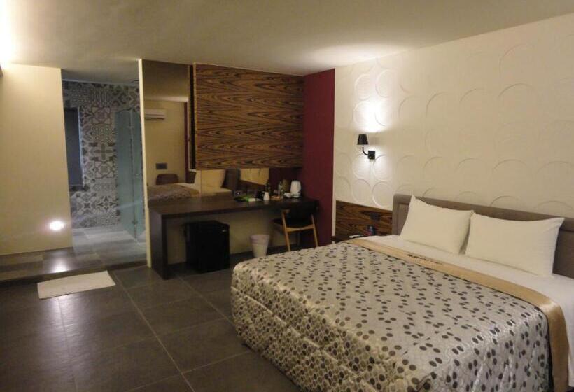 اتاق اکونومی, Travel Port Motel