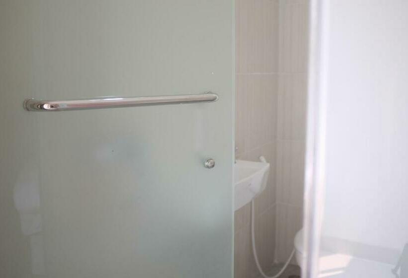 Номер Стандарт Индивидуальный, Reddoorz Plus Near Mall Ciputra Jakarta