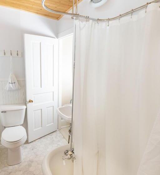 Номер Стандарт, Pine Cottage Bed & Breakfast