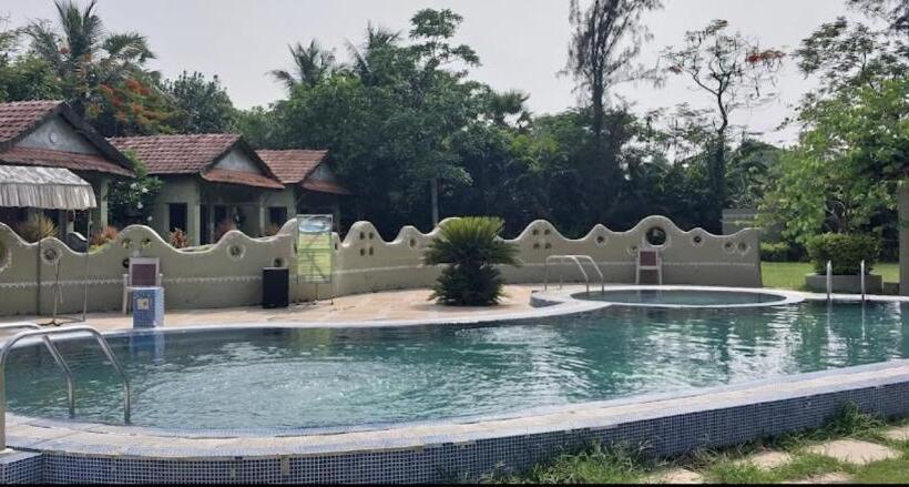 家庭间, Breathing Earth   Rooms And Pool