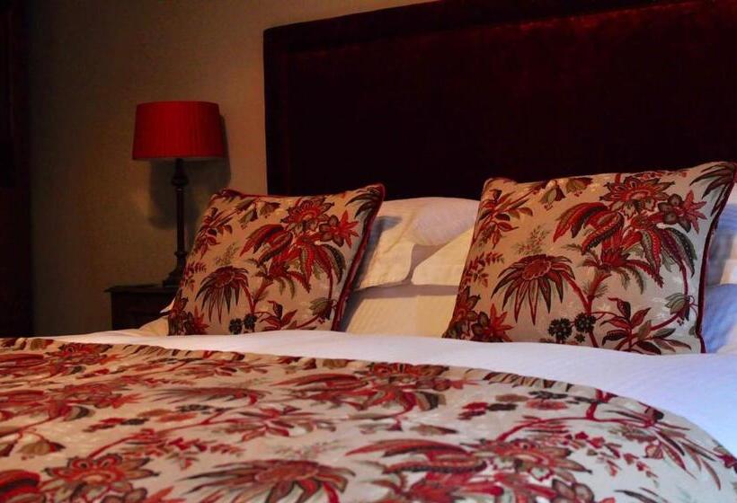 Номер Deluxe, Hurstwood Hall