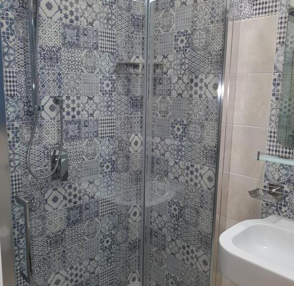 ベーシックインサイドルーム, B&b Aloe Comfort Rooms