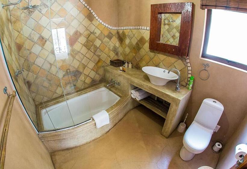 Семейный Номер, Broadwater River Estate