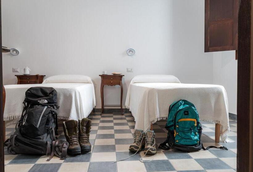 Трехместный Номер Классика, Ghivine Albergo Diffuso