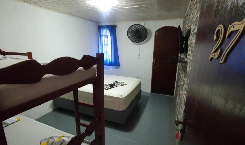 Quarto Quadruple Standart com Varanda, Pousada Fonseca