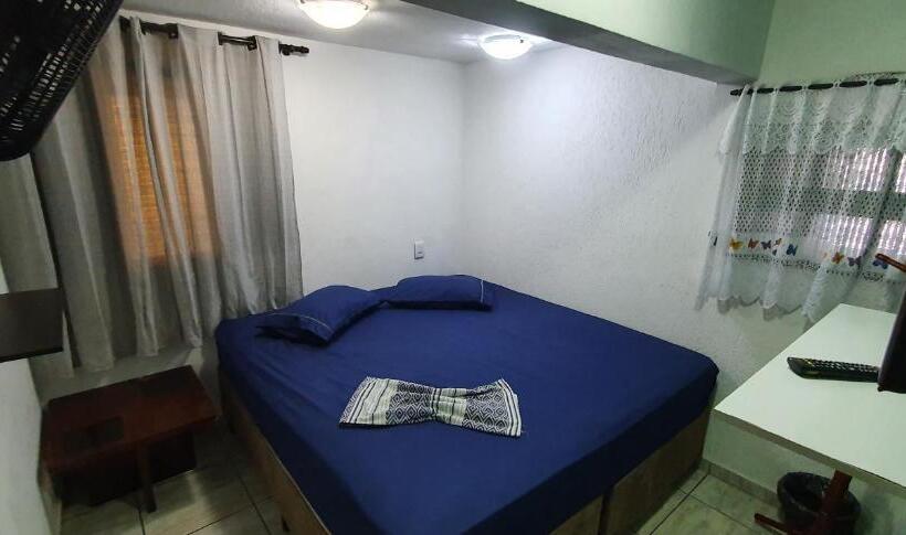 Quarto Estandar Banheiro Compartilhado, Pousada Fonseca