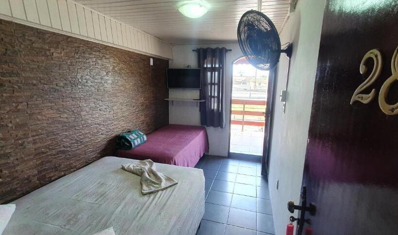 Quarto Triplo Estandar Banheiro Compartilhado, Pousada Fonseca