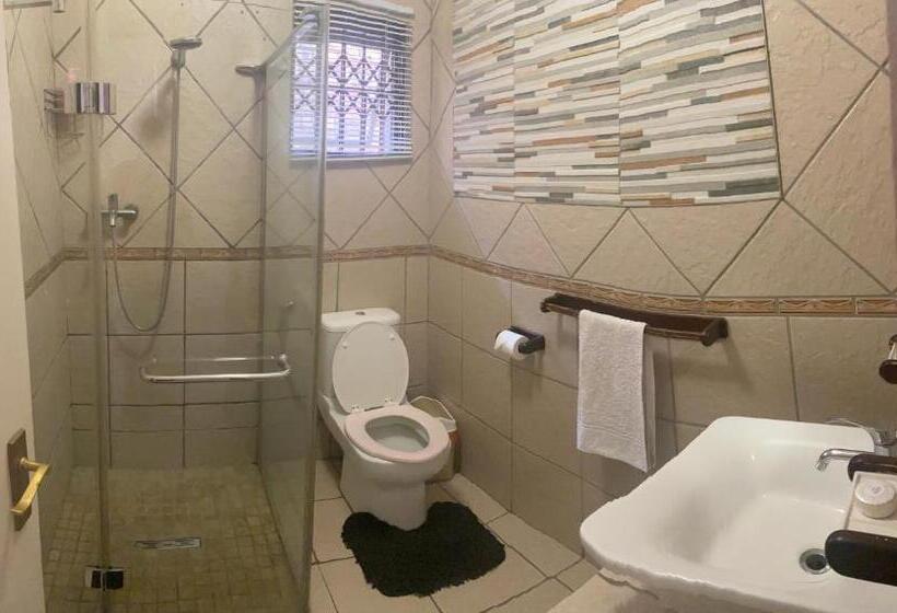 Семейный Номер, A Pousada Guesthouse