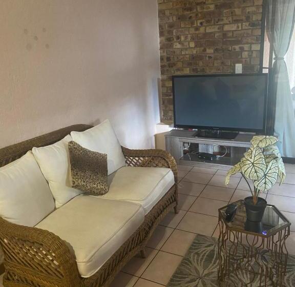Апартаменты 1 Спальня, A Pousada Guesthouse