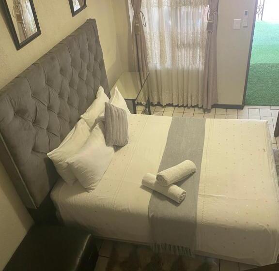 Семейный Номер, A Pousada Guesthouse