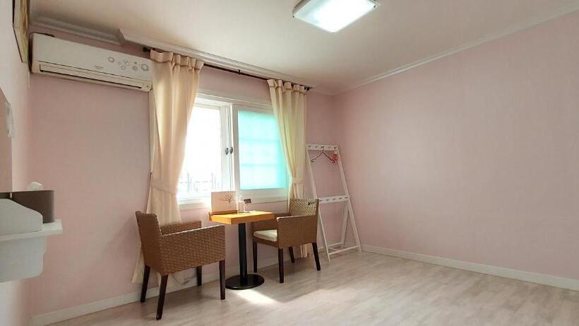 Дом 2 Спальни, Hago Guest House
