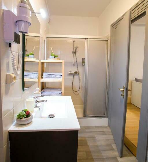 Номер Стандарт Трехместный, Chambres Chez Laurence