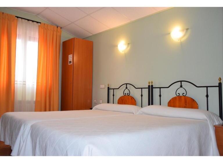 Номер Стандарт, Hostal Infante Peñafiel