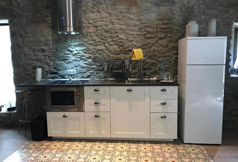 Студия Deluxe, Hostal Sant Roc