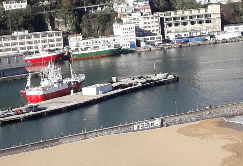اتاق استاندارد سه تخته با سرویس بهداشتی مشترک, Arrigorri Ostatu Jatetxea